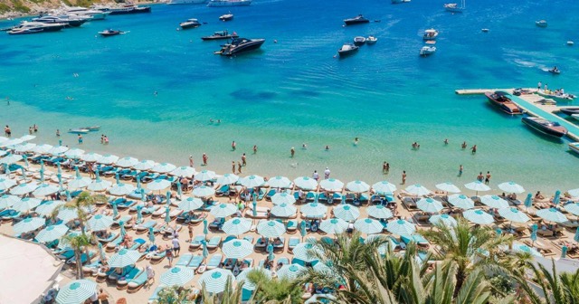 Mykonos Table: luxury table bookings