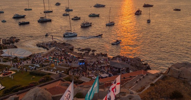 Sardinia Table: luxury table bookings